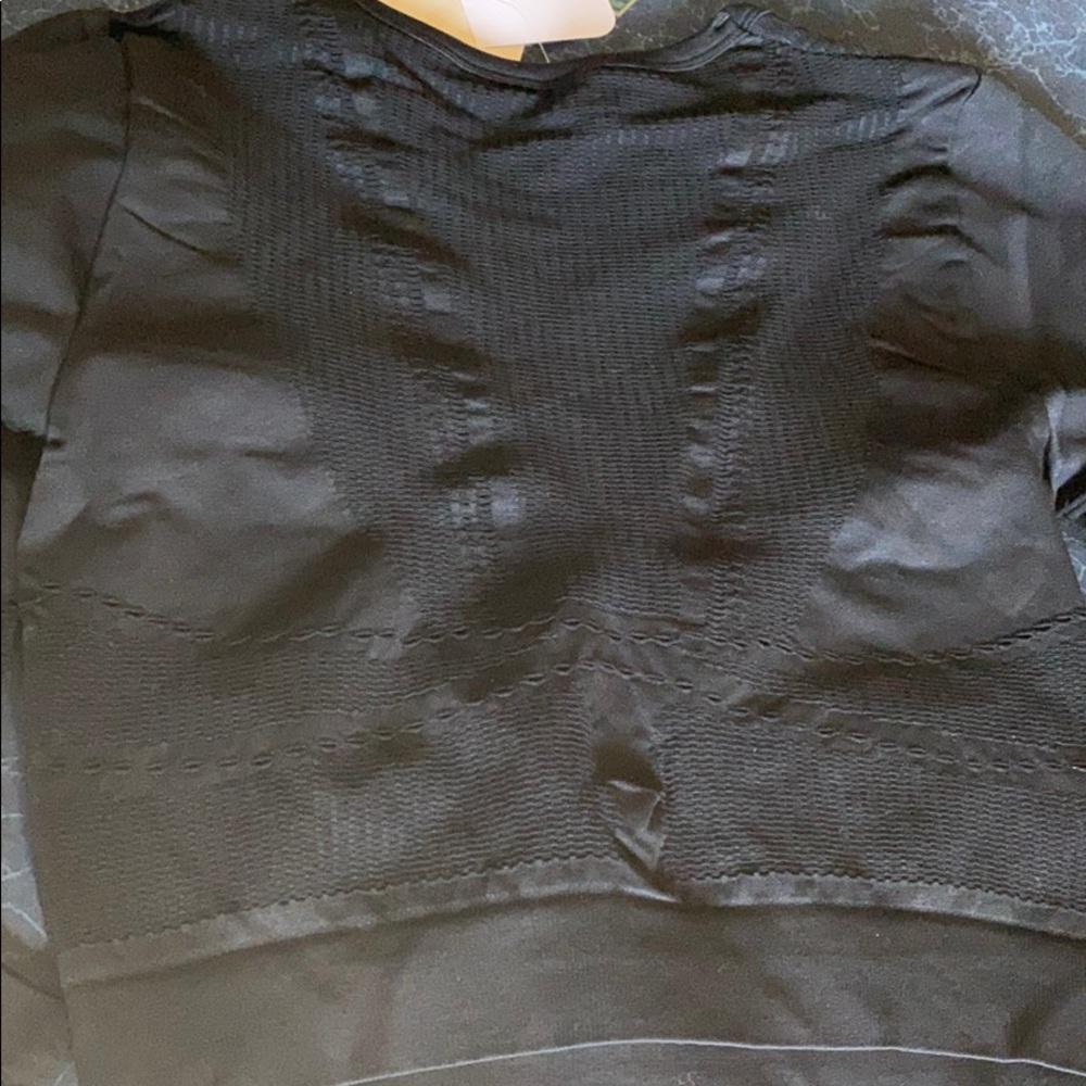 Mesh workout top - Picture 2 of 3